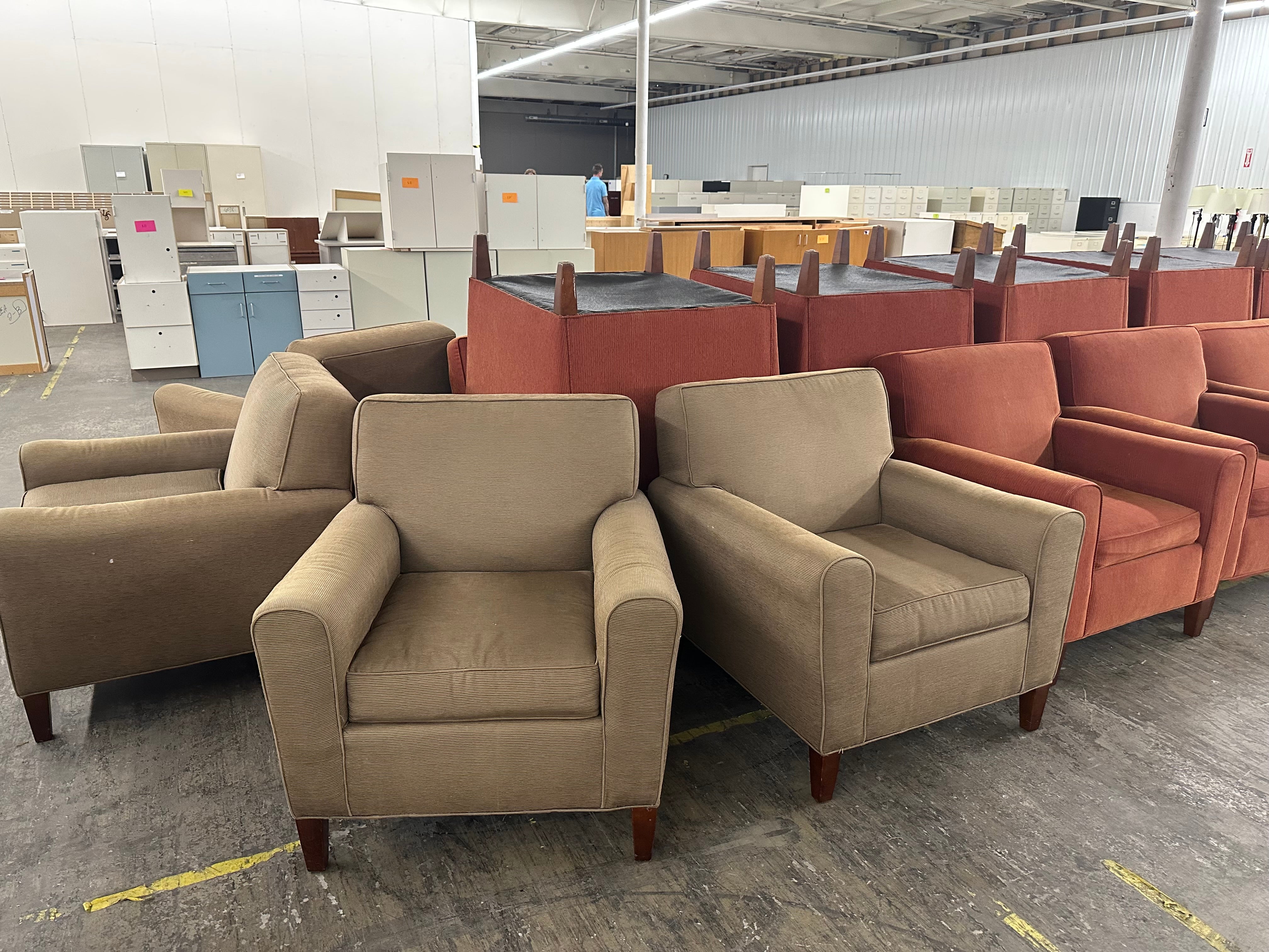 Furniture factory online seconds liquidation warehouse